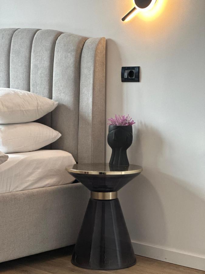 Peaceful Condo For Romantic Getaways Near Black Church - 3Min Walk Μπρασόβ Εξωτερικό φωτογραφία